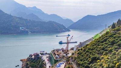 穿山越岭筑通途 ——十宜高速兴长段建设一线见闻  