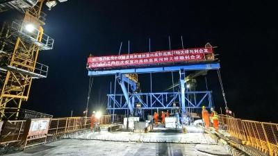 宜兴高铁高岚河特大桥成功合龙 为高铁全线贯通奠定重要基础
