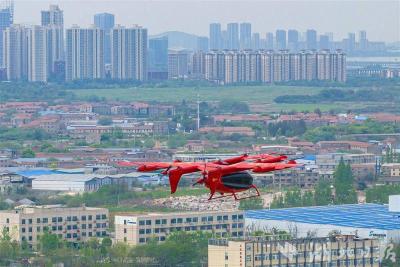 刚刚，武汉上空首次出现！  