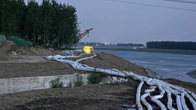 枝江3个站点日均提水28万立方米 8条“水龙”护卫4万亩秧田  