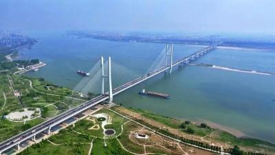 襄荆高铁开通运营 湖北首条高铁环线“画圆”