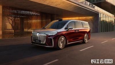 双轮驱动、强劲增长，岚图汽车8月交付13505辆，同比增长119%，再创历史新高  