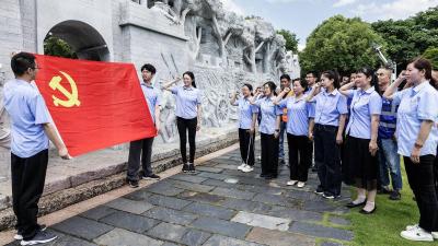 挺膺担当中砥砺中国力量  