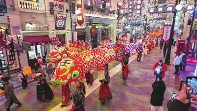 “鱼影漫峡江”亮相三峡千古情景区  