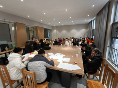 肖家岗社区：奖补落地暖民心 电梯载满幸福感  