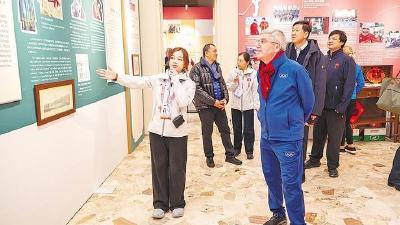 武汉女孩在冬奥会讲中国体育故事  