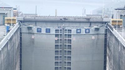 三峡南线船闸计划性停航检修 “手术刀”精准施治 “神经元”智慧感知  