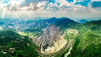 矿坑为幕，绿茵为台！黄石楚超，藏着青铜古城的热血与浪漫  