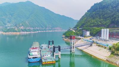 归州LNG加注码头 护航长江绿色航运 