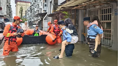 致敬暴风雨中每一位平凡的荆州人 