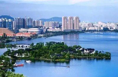 黄冈这位“认真大姐”，为啥值得全城点赞