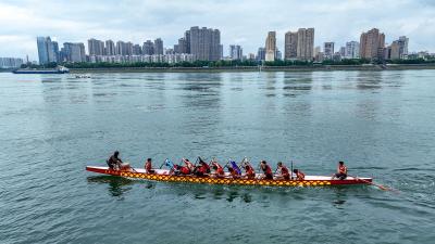 宜昌市龙舟联赛常规赛第二场本周日开赛 特别设置12人龙舟体验组 向广大龙舟爱好者开放