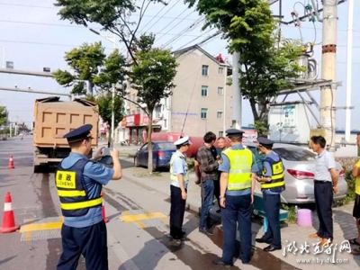 宜都交警开展联合治超行动成效显著