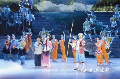 乡土题材的“再乡土化”： 民族音乐剧《清江清 长江长》的启示