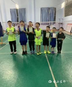宜都小运动员在宜昌市羽毛球赛中获佳绩