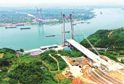 白洋长江大桥完成主缆架设