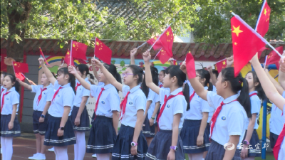 庆国庆升国旗，我为祖国唱首歌