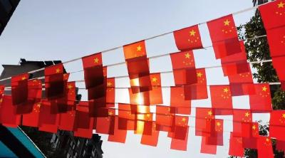 宜都满城中国红，一道最靓丽的风景线！
