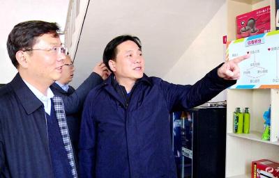 神农架林区党政代表团来我市考察