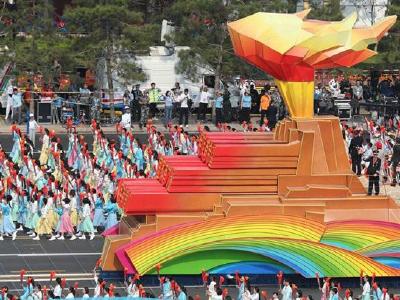 彩云长在有新天——党的十九大以来以习近平同志为核心的党中央关心推进宣传思想工作纪实