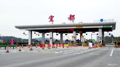 逢车必检 逢人必查！交通“铁军”严盯死守防控输入“第一关”