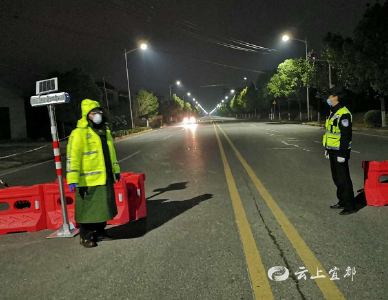 万士平 ：“警格”夫妻的别样春节
