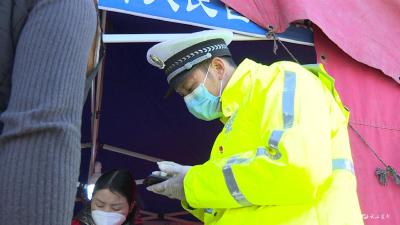 海关警察就地“转岗”抗疫情