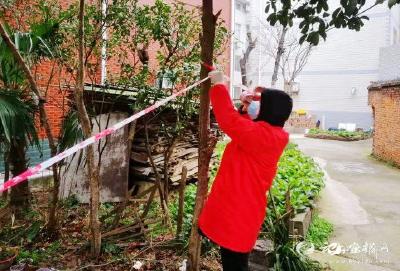 【党徽在抗疫一线闪光】刘志雄：当好社区主心骨 做好居民贴心人