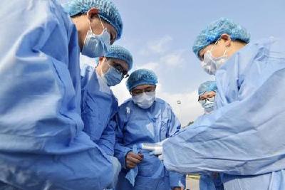 武汉回应“医生感染工伤认定”：医护一线岗位或普通岗位均算工伤