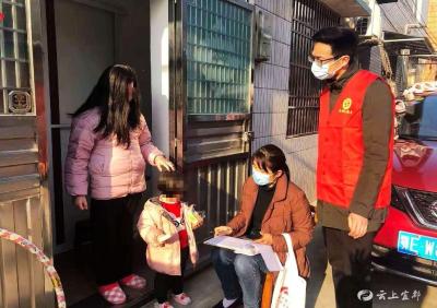 抗“疫”母子兵：我妈妈都在一线抗疫，我更不能退