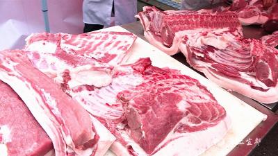 清江肉联为小区居民供应新鲜猪肉