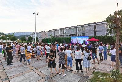 “麦霸争夺赛”唱出乡亲们的精气神