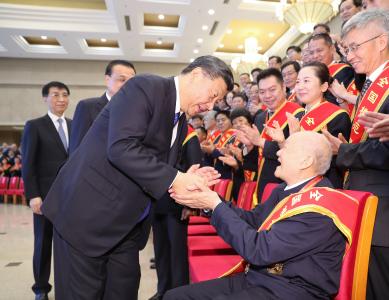 多年前，习近平为何写下这首饱含深情的诗？