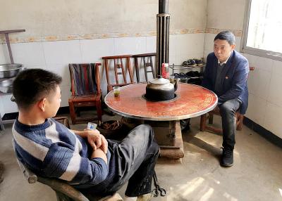 夯实战斗堡垒！杉木坑村积极吸收优质新鲜“血液”