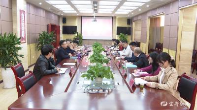 上海大学徐有威教授来宜都考察三线建设档案搜集整理工作