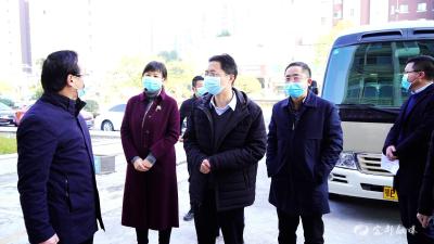 李泽刚：查短板强弱项堵漏洞 打好打赢疫情防控阻击战