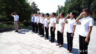 学党史 悟思想 办实事 开新局 | 9名新党员在胡敌烈士纪念碑前集中宣誓