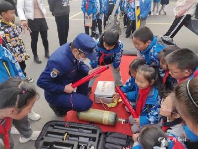 “零距离”教逃生！宜都消防为1800余名师生送上“消防套餐”