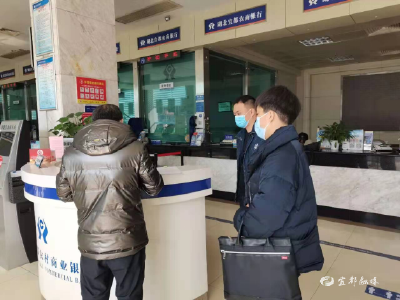 法庭之外的温情关怀