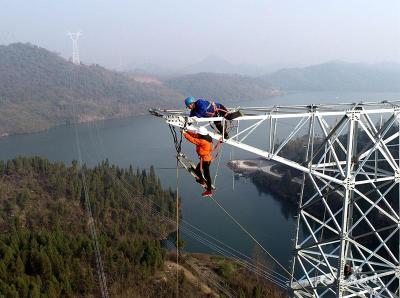 【人民网】国网湖北电力：越江施工中迎来新年