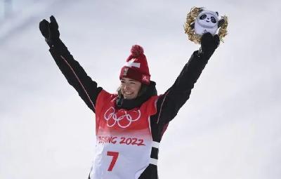 奋斗是青春最亮丽的底色