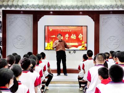 红春社区：团旗引领成长 红色点亮青春