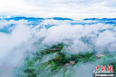 【中国新闻网】湖北宜都：云海山峦“绘”仙境
