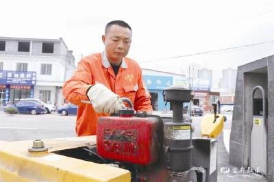 【三峡日报】胡庆松：履职尽责、担当奉献的“交通工匠”