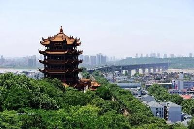 省第十二次党代会主席团举行第二次会议