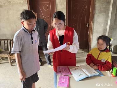 以行动传递真情 用关爱温暖“童心”