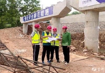 【迎盛会 谱新篇】无锡市政设施宜都化工园区项目部：支部建在项目上 党旗插在工地上