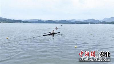 【中国新闻网】省运会青少年体育类赛艇比赛在宜都开赛