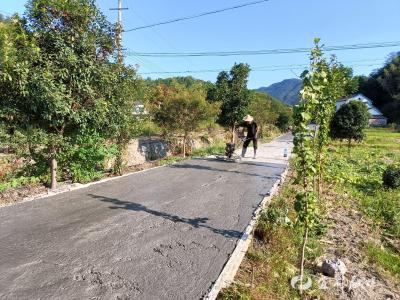 茶元寺村：修缮出行路 拉近干群心