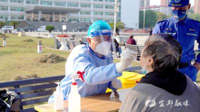 “跨界”核酸采样志愿者正式上岗